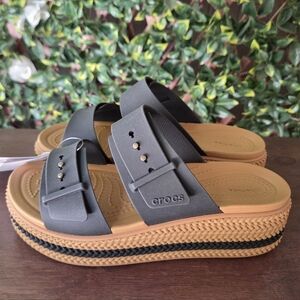 NWT Crocs Brooklyn Woven Buckle Womens 6 Black Platform Sandals Adjustable Strap